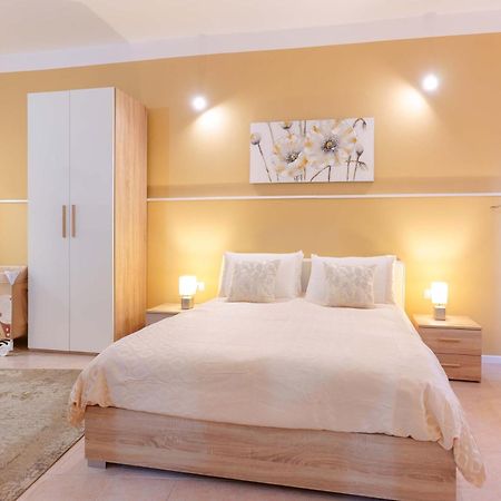 Montellino'S Suite Oro SantʼAntìoco Exterior foto